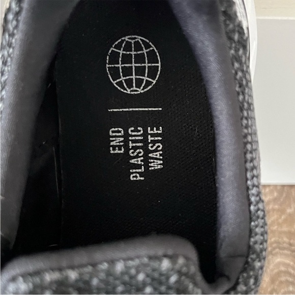 Adidas Women’s Swift Run 22 Shoes GV7971 Size 6 - Picture 5 of 12